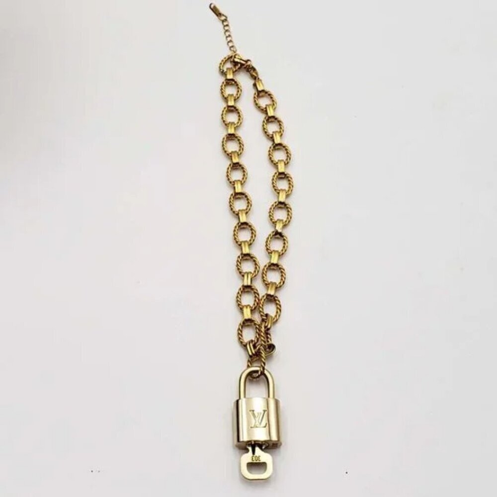 Authentic Louis Vuitton Lock&Key w/Unbranded Gold Plated Chain Necklace 010626 - Picture 3 of 7